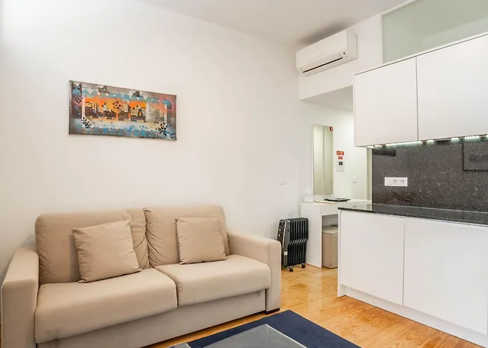 At - Aliados Apartman