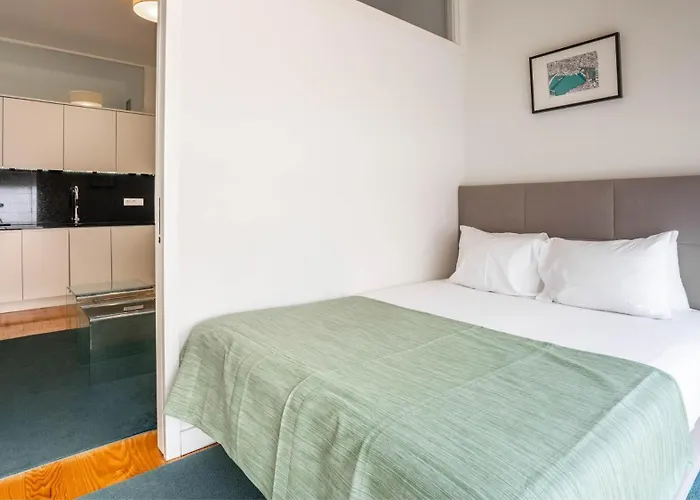 At - Aliados Apartman