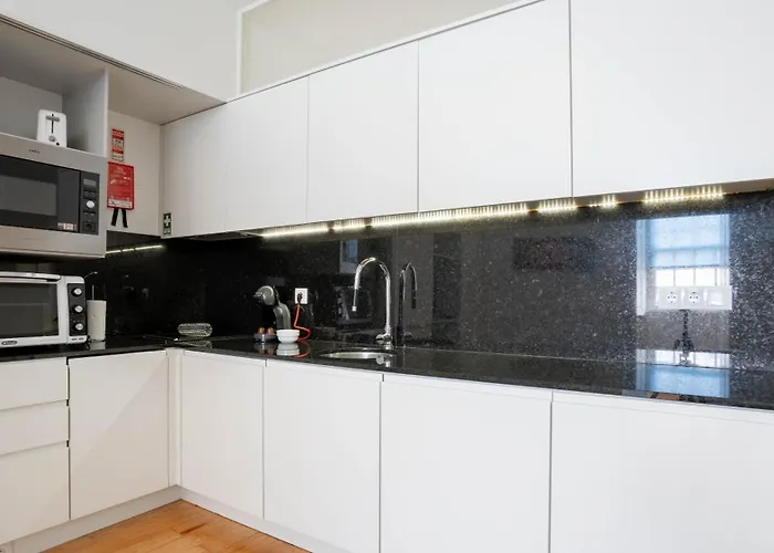 At - Aliados Apartman *