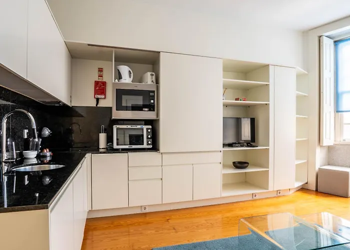 At - Aliados Apartman *