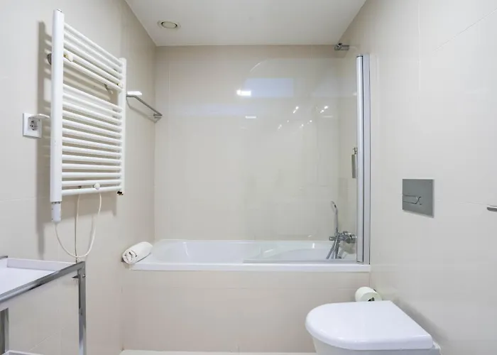 At - Aliados Apartman *