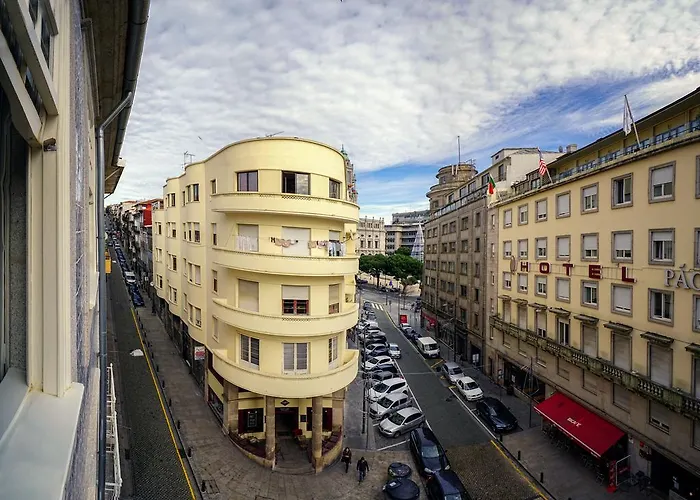 At - Aliados Apartman *